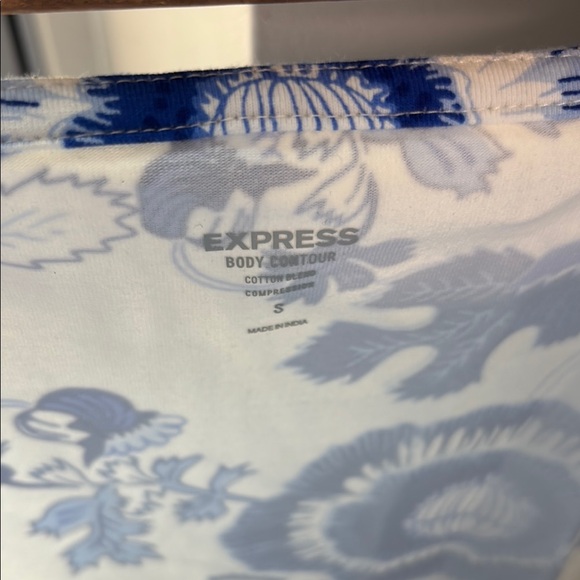 Express Body Contour Floral Stretch Cotton Square Neck Bodysuit - Picture 2 of 8